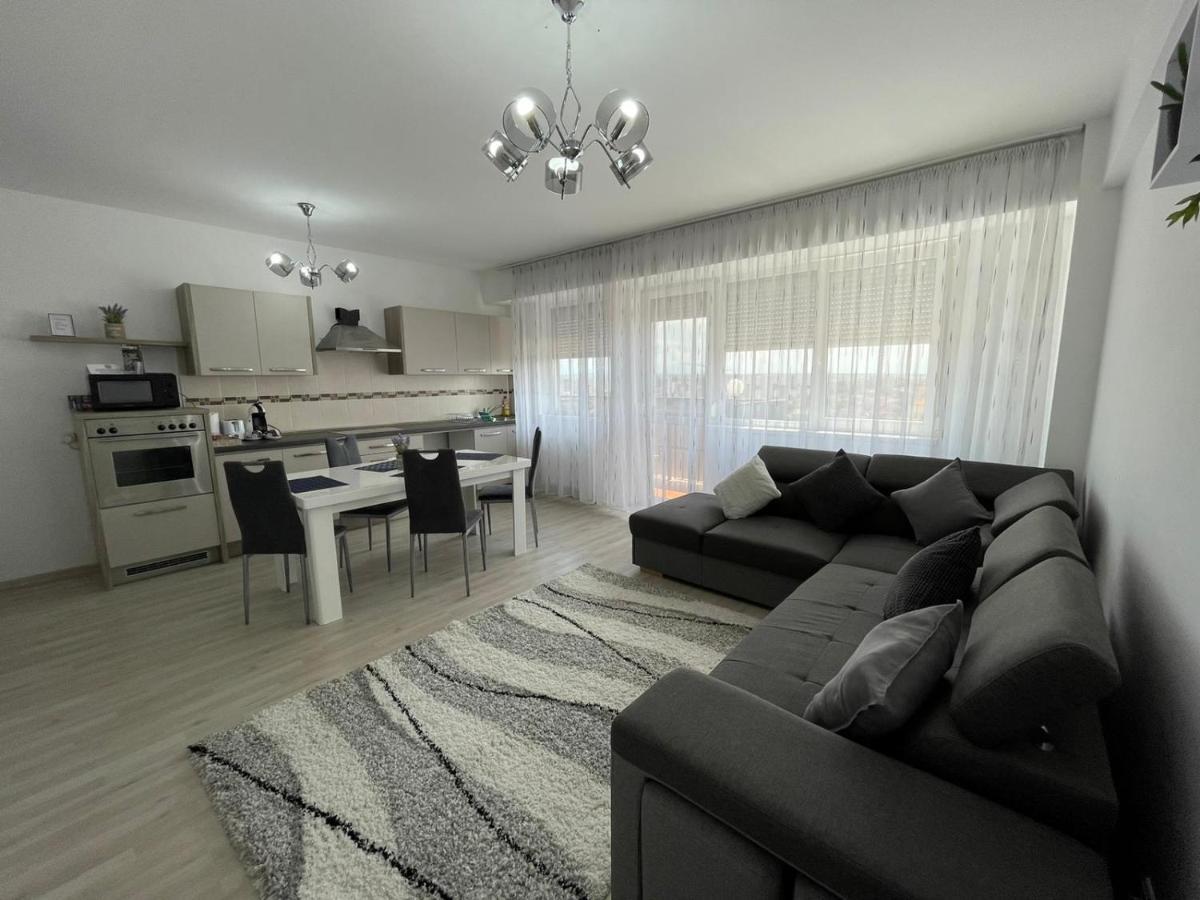 Class Deluxe Apartments Oradea Exterior photo
