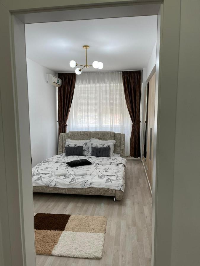 Class Deluxe Apartments Oradea Exterior photo
