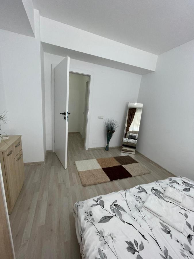 Class Deluxe Apartments Oradea Exterior photo