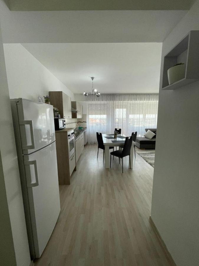 Class Deluxe Apartments Oradea Exterior photo