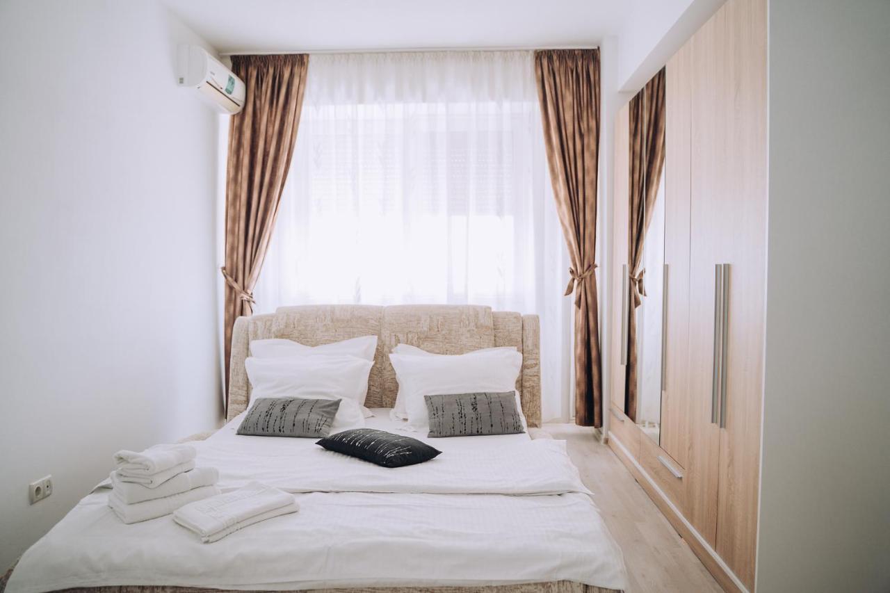 Class Deluxe Apartments Oradea Exterior photo