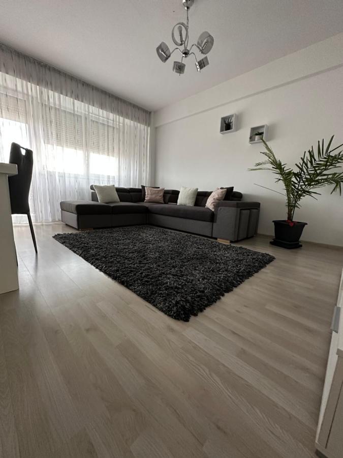 Class Deluxe Apartments Oradea Exterior photo
